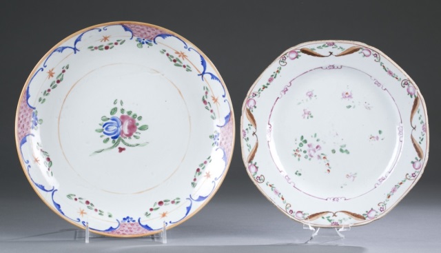 Appraisal: Pair of Chinese Export Porcelain Plates Unmarked Mid-late Qing Dynasty