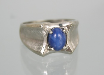 Appraisal: A Gentleman's Italian Star Sapphire Ring k white gold ring