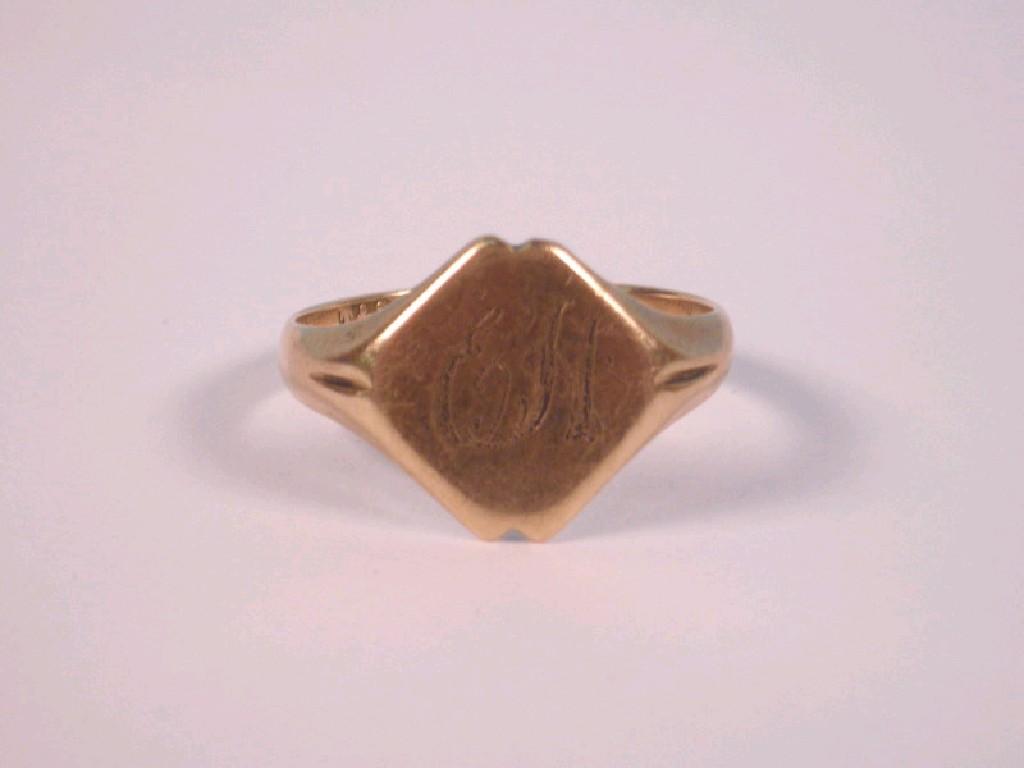 Appraisal: A gentleman's signet ring ct gold