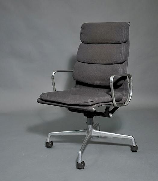 Appraisal: Labeled Herman Miller swiveling desk office chair Labeled Herman Miller