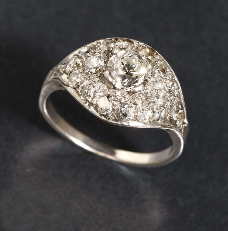 Appraisal: An Art Deco diamond and platinum ring An Art Deco