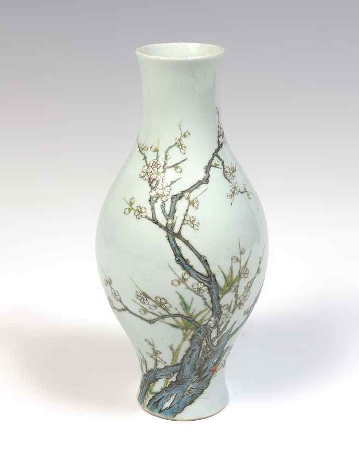 Appraisal: CHINESE PORCELAIN VASE Olive shaped hand painted '' tall blue