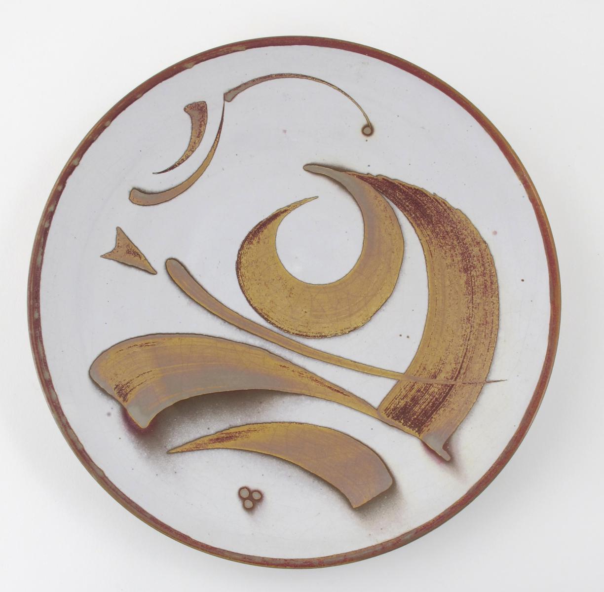 Appraisal: An Aldermaston Pottery plate by Alan Caiger Smith