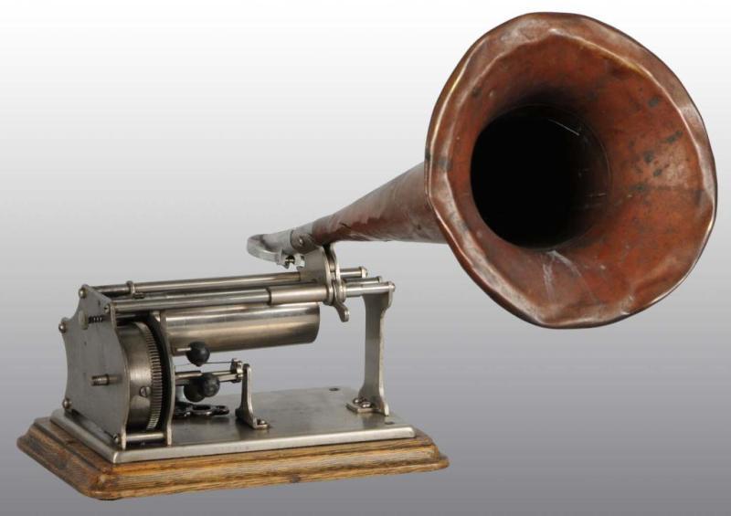 Appraisal: Columbia Graphophone Q Model with Alum Horn Description Working Condition