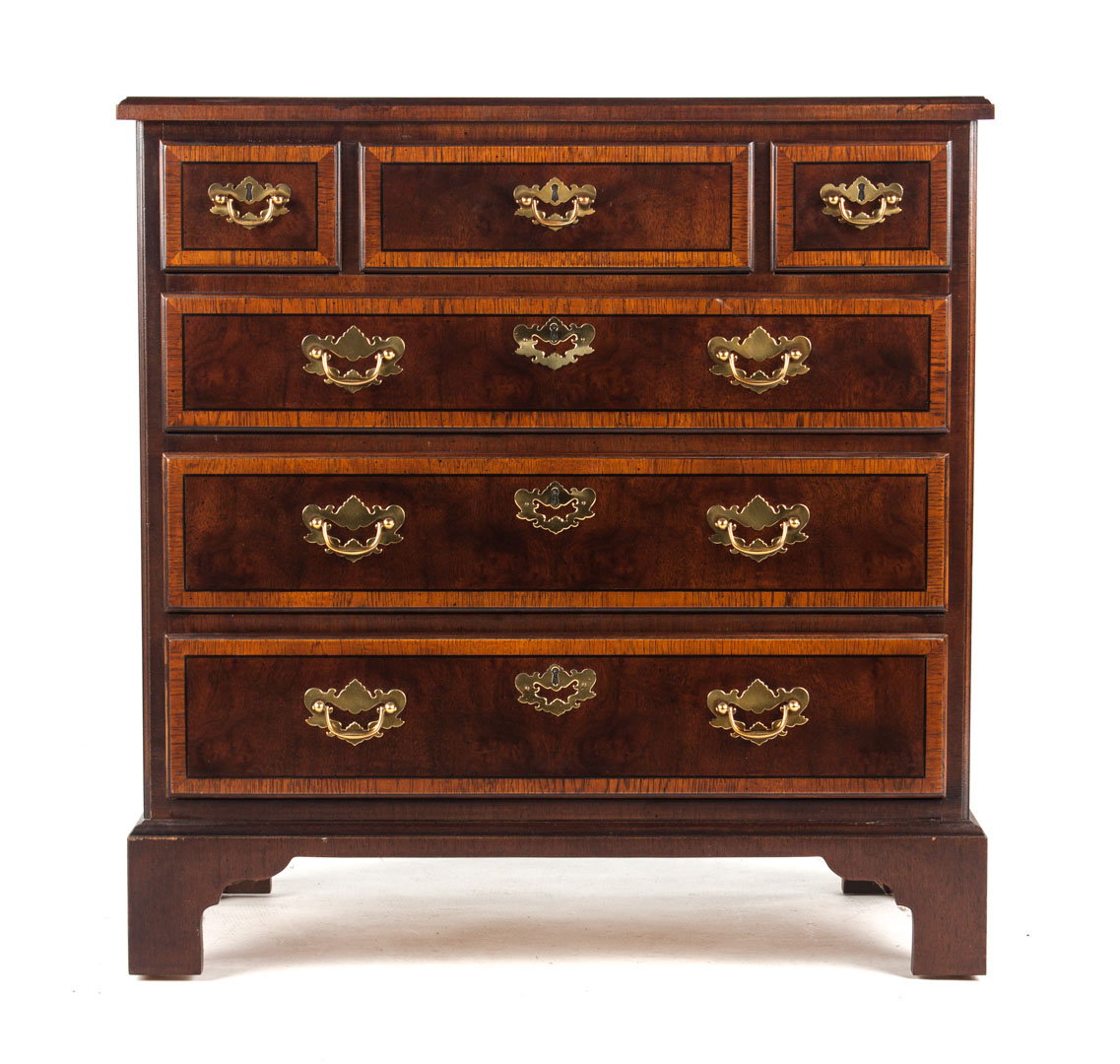 Appraisal: Henredon Chippendale bachelor's chest banded mahogany seven-drawer chest in H