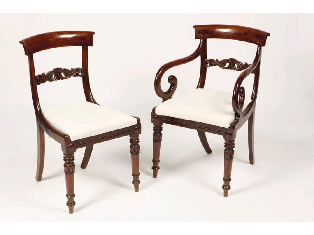 Appraisal: A SET OF EIGHT REGENCY MAHOGANY BAR BACK DINING CHAIRS