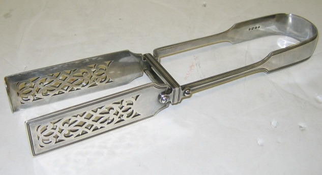 Appraisal: GEORGE W ADAMS CHAWNER CO LONDON Sterling silver serving asparagus