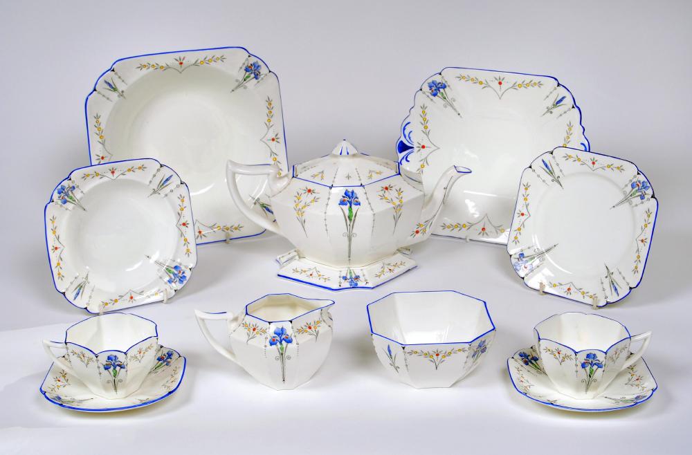 Appraisal: AN EXTENSIVE SHELLEY CHINA QUEEN ANN SERVICE in Blue Iris