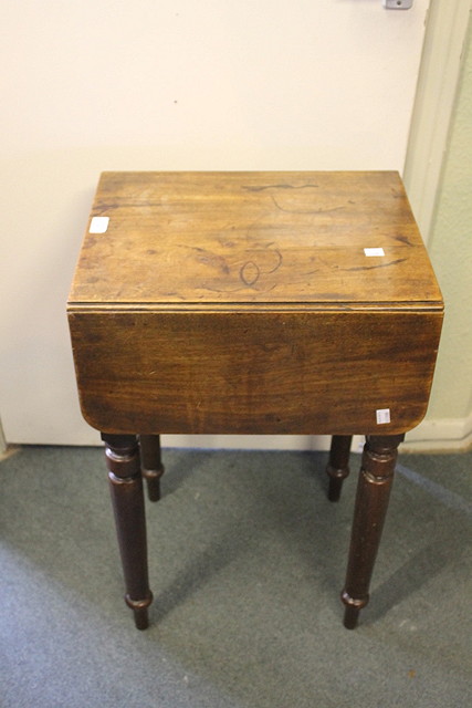 Appraisal: A VICTORIAN MAHOGANY DROP FLAP WORK TABLE with drop end