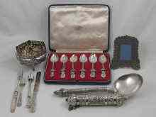 Appraisal: A boxed set of six Chinese silver teaspoons marked together