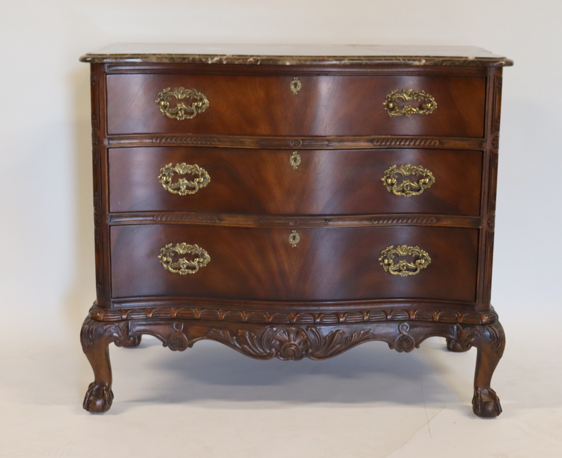 Appraisal: HENRENDON MARBLETOP MAHOGANY DRESSER Beautiful dresser with nice patina fine