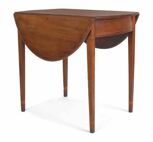 Appraisal: New England Federal mahogany Pembroke table ca with an oval