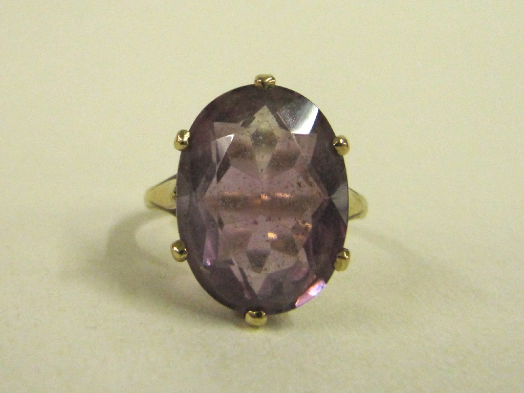 Appraisal: Nine carat gold amethyst single stone ring