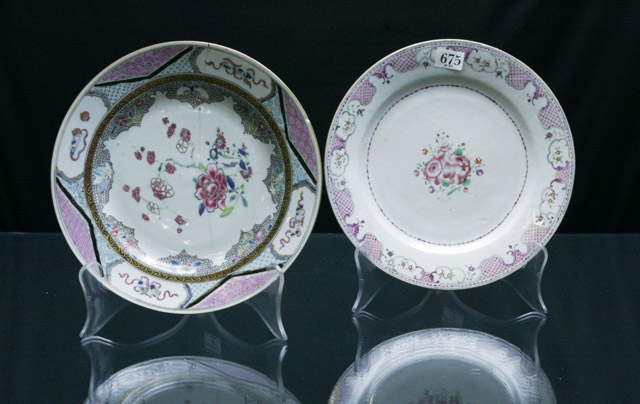 Appraisal: A Chinese famille rose cabinet plate together with three English