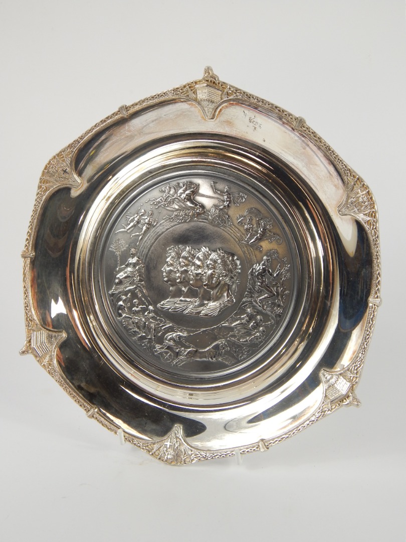 Appraisal: A silver salver commemorating years since the Battle of Waterloo