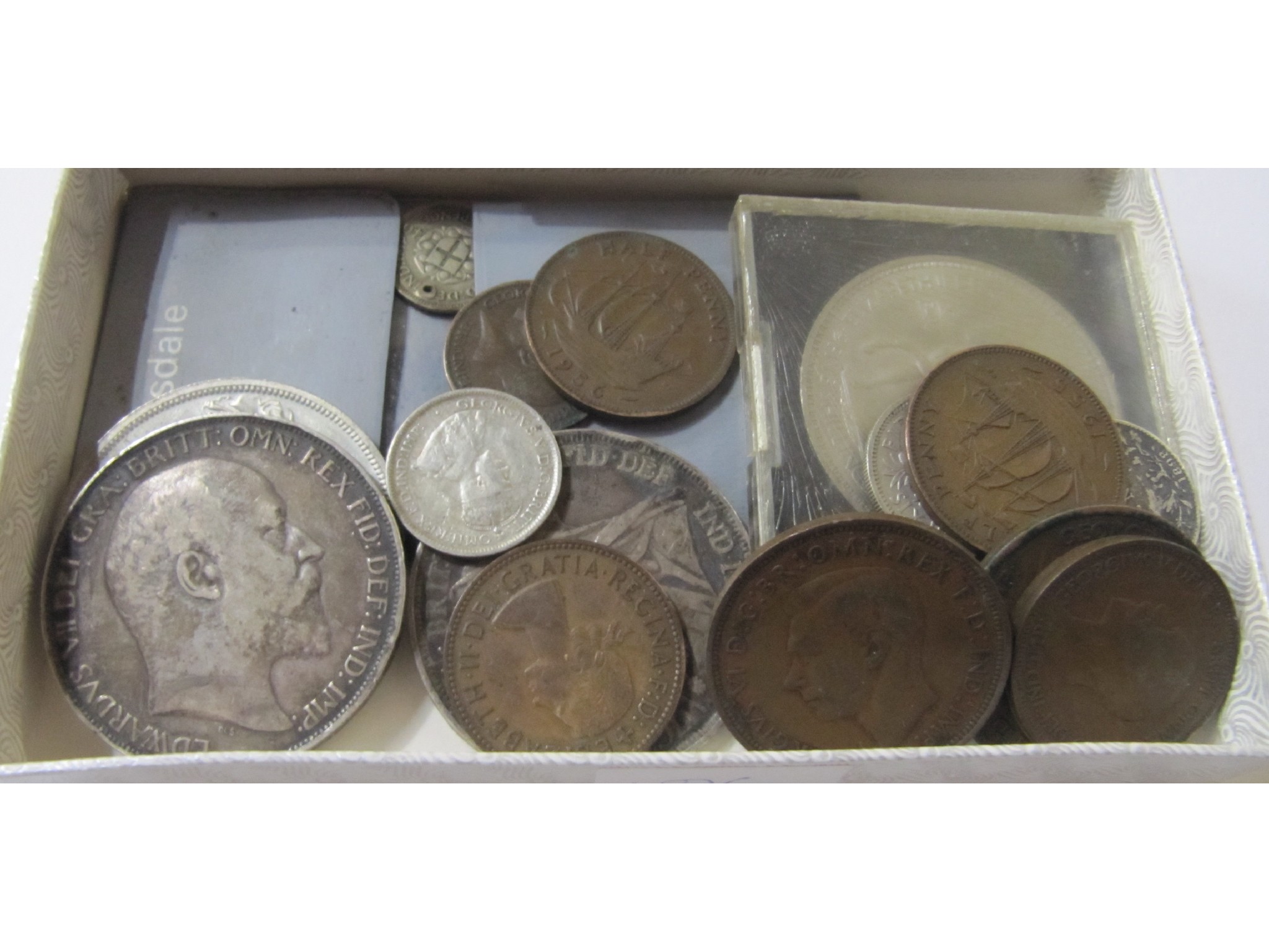 Appraisal: A mixed lot of British coins etc to include a