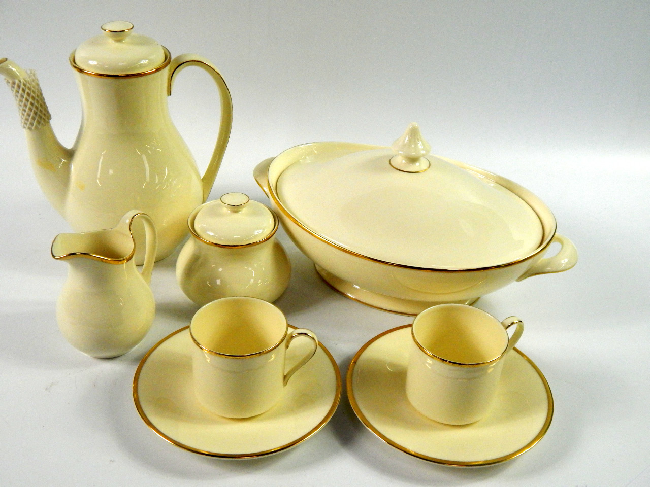 Appraisal: A Royal Doulton Romane Collection part dinner tea and coffee