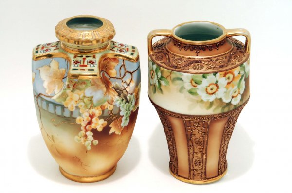 Appraisal: Two handpainted Nippon vases One - vase tapered body with