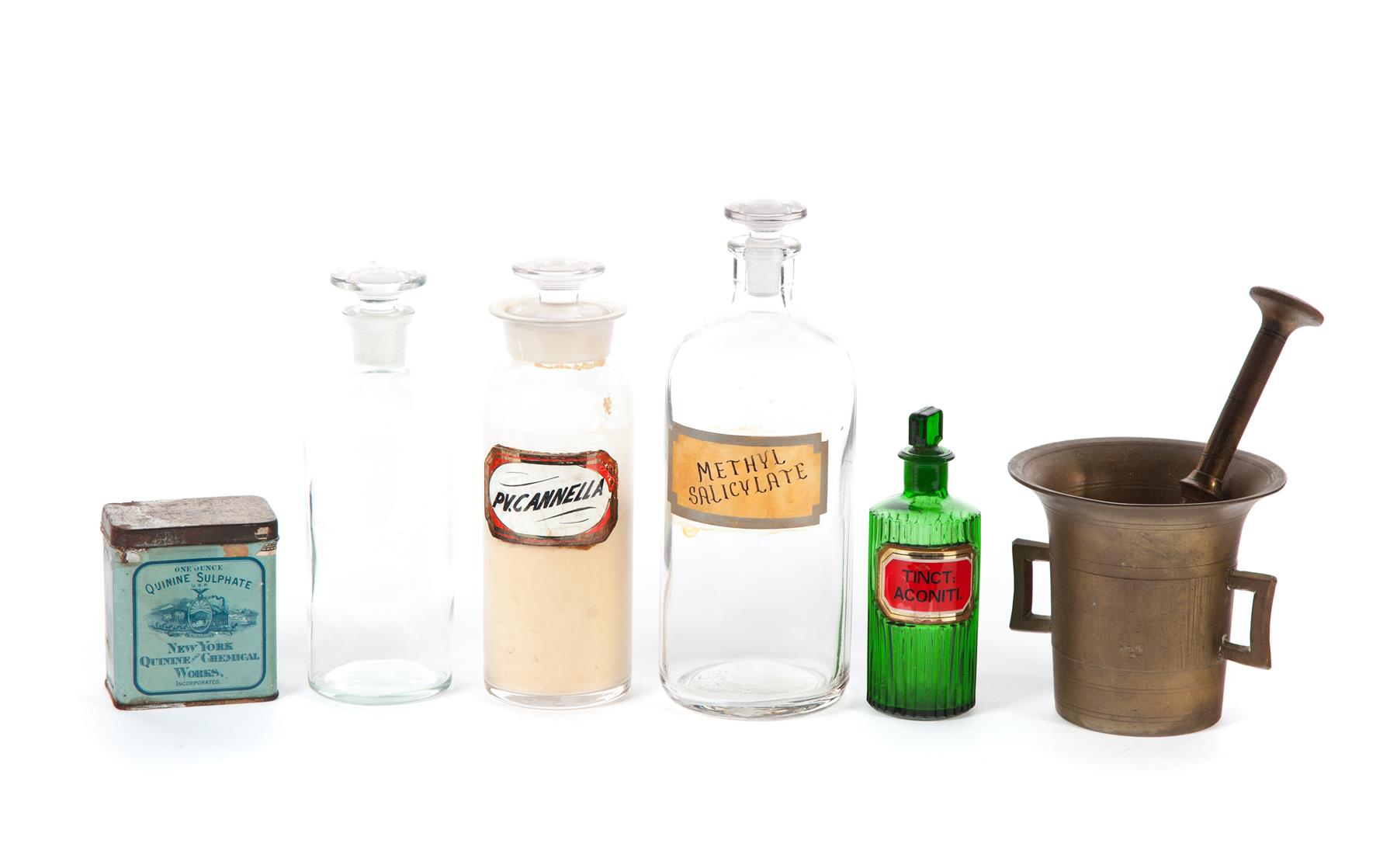 Appraisal: GROUP OF APOTHECARY ITEMS American late th - early th