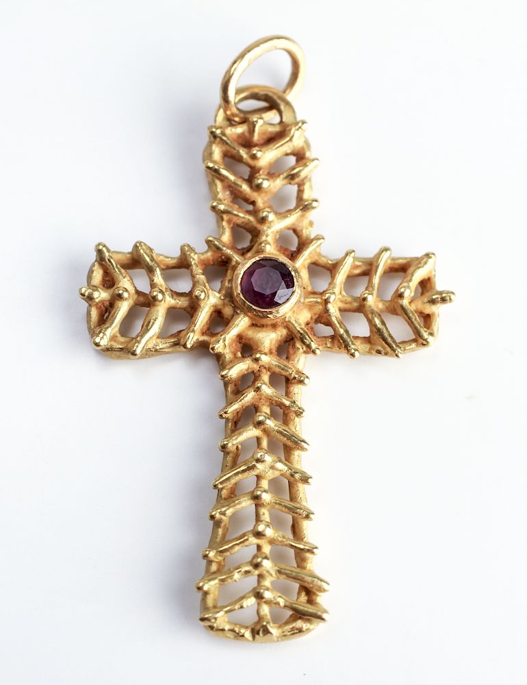 Appraisal: K Yellow Gold Amethyst Cross Pendant K yellow gold and