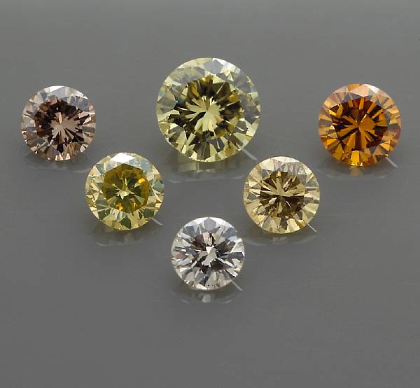 Appraisal: A collection of unmounted colored diamonds comprising six round brilliant-cut