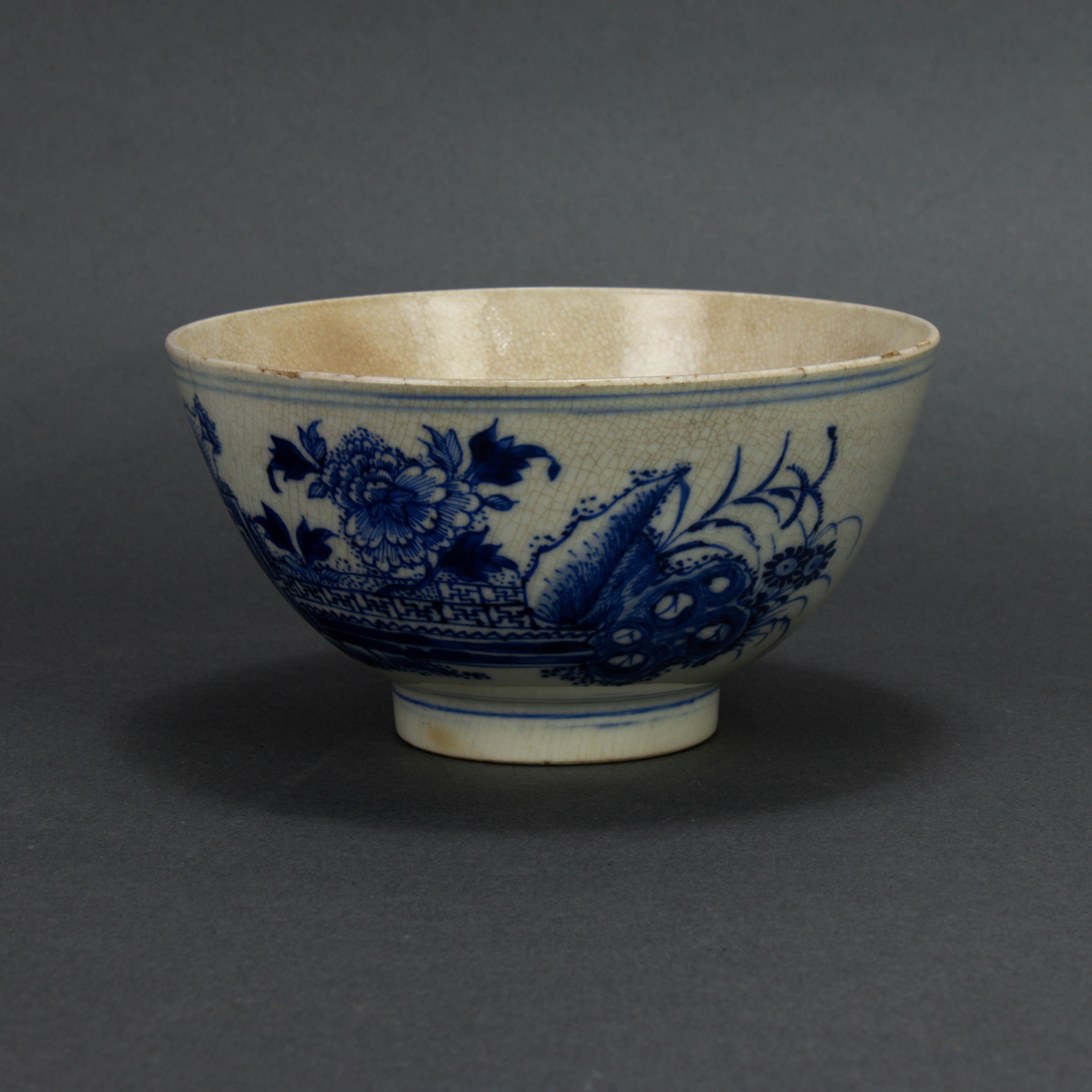 Appraisal: VIETNAMESE BLEU DE HUE SOFT PASTE BOWL Vietnamese bleu de