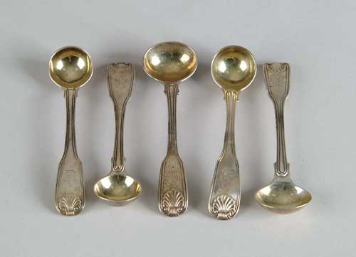 Appraisal: EIGHT ENGLISH SALT SPOONS IN THE KING PATTERN Two hallmarked