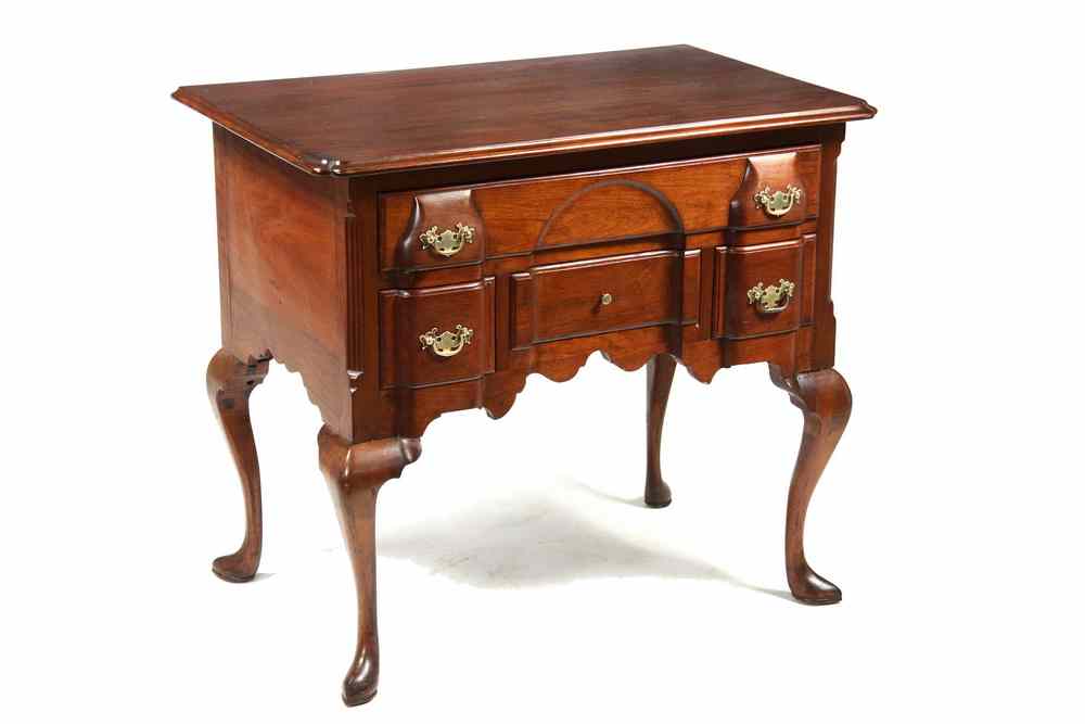 Appraisal: LOWBOY - Queen Anne walnut lowboy with molded edge overhanging