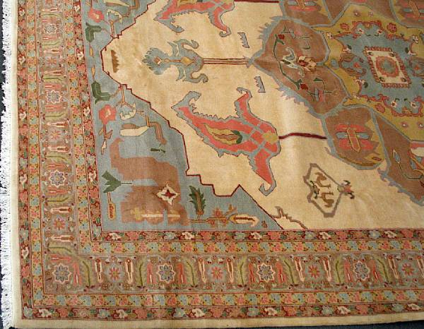 Appraisal: An Indo-Serapi carpet size approximately ft x ft