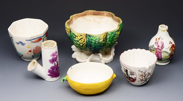 Appraisal: A COLLECTION TO INCLUDE a Lowestoft vase with chinoiserie decoration