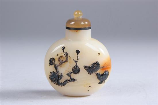 Appraisal: CHINESE AGATE SNUFF BOTTLE Of flattened ovoid form carved to