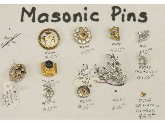 Appraisal: Collection of Masonic Lodge pins some with diamonds Estimate -