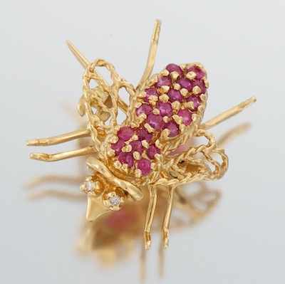 Appraisal: A Ruby Bee Brooch k yellow gold bee shape brooch