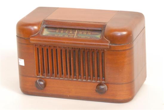 Appraisal: RADIOLA VINTAGE WOOD CASED RADIO Property from the home of