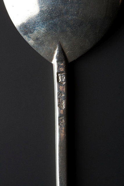 Appraisal: A SILVER SEAL TOP SPOON London - struck in bowl