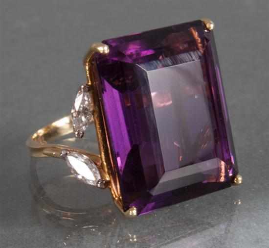 Appraisal: K yellow gold diamond and amethyst cocktail ring amethyst approximately