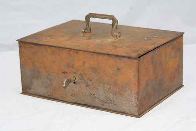 Appraisal: AN OLD METAL CASH BOX containing a collection of French