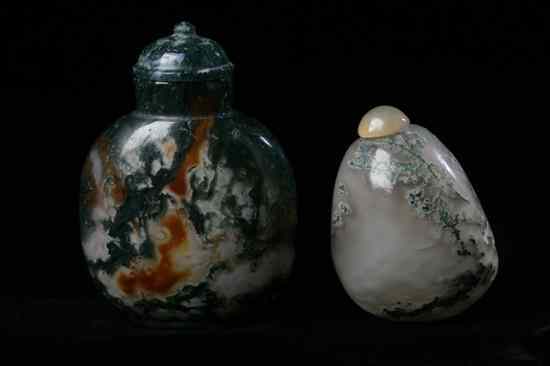 Appraisal: TWO CHINESE MOSS AGATE SNUFF BOTTLES th century One pebble