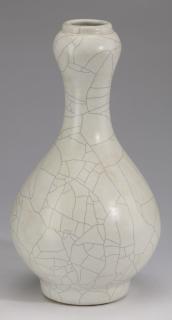 Appraisal: Chinese Song style garlic head vase h Chinese Song-style garlic