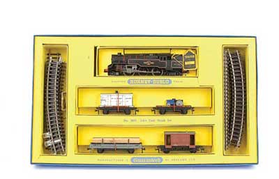 Appraisal: Hornby Dublo -Rail Tank Goods Train Set containing - -