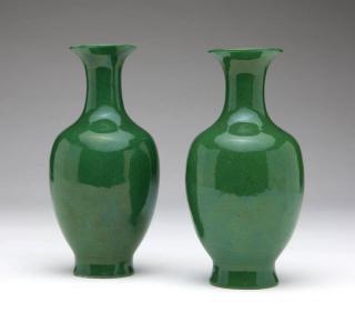 Appraisal: A pair of Chinese apple green glazed vases Late th