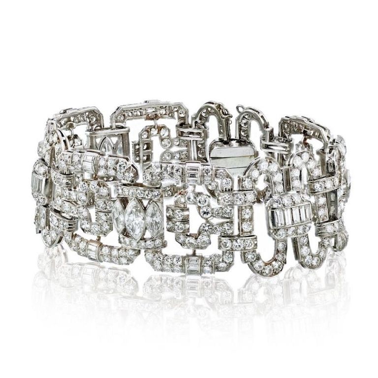 Appraisal: ART DECO PLATINUM DIAMOND LINK 'S BRACELET An eye-catching and