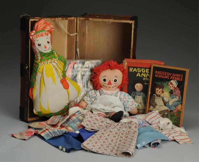 Appraisal: Lot of Raggedy Ann Dolls Clothes The original Raggedy Ann