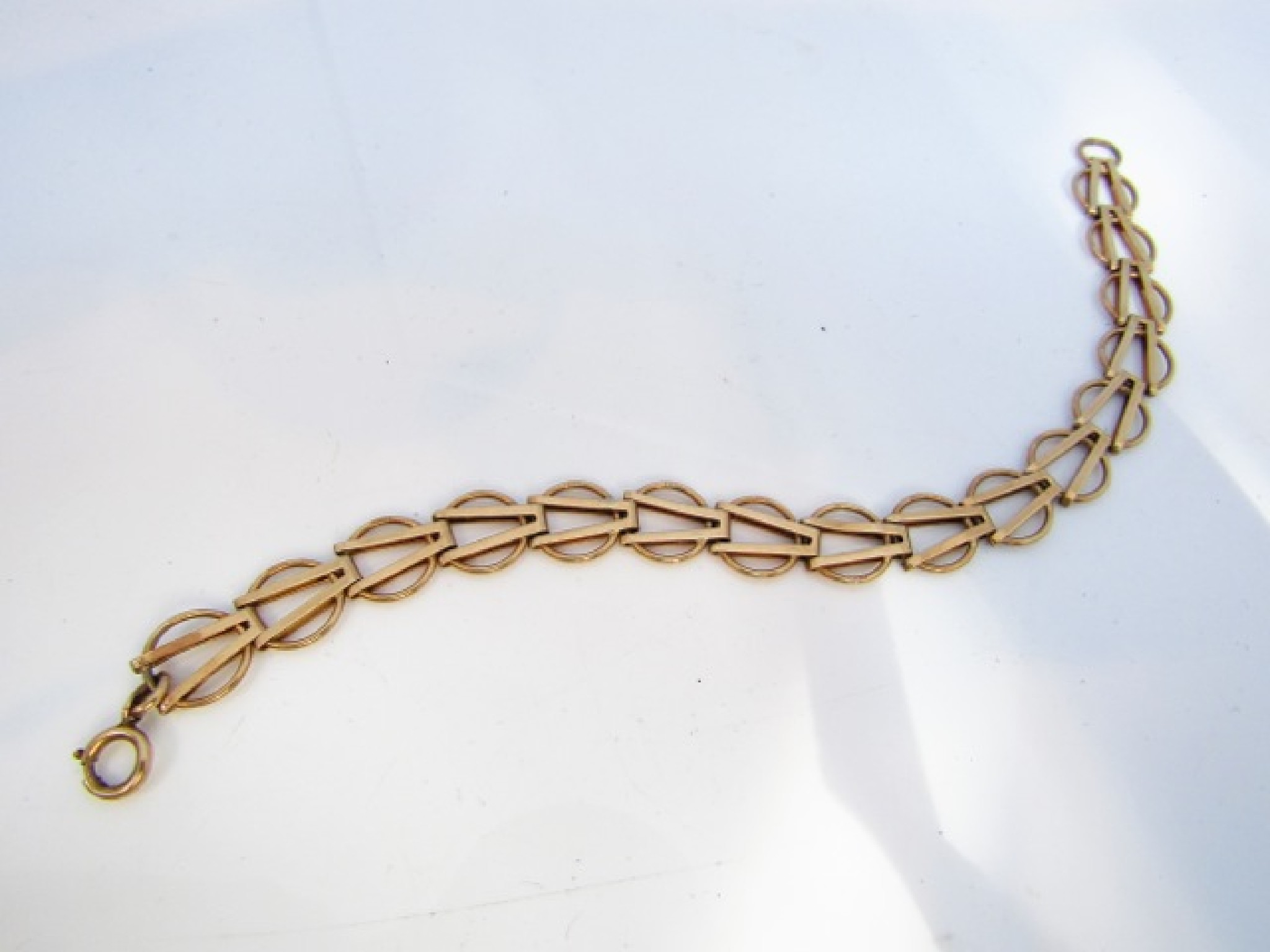 Appraisal: A ct gold bracelet composed of stylised circular links g