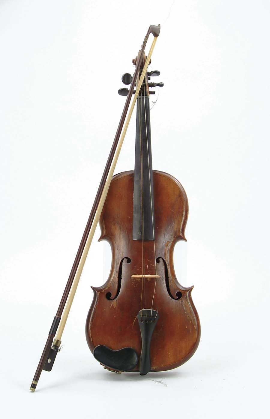 Appraisal: ANTIQUE FIDDLE VIOLIN WITH BOW No name Rounded edges having