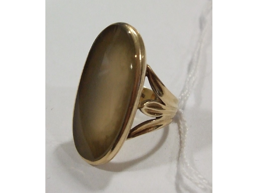 Appraisal: Victorian ct gold agate set dress ring