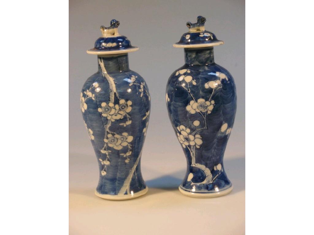 Appraisal: A pair of Chinese blue and white Mei Pin vases