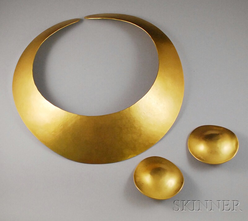 Appraisal: Two Robert Lee Morris Jewelry Items a yellow metal hammered