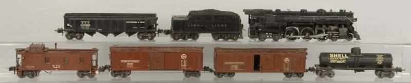 Appraisal: Lionel O-Gauge Semi-Scale Freight Train Set Description American Pre-war Set