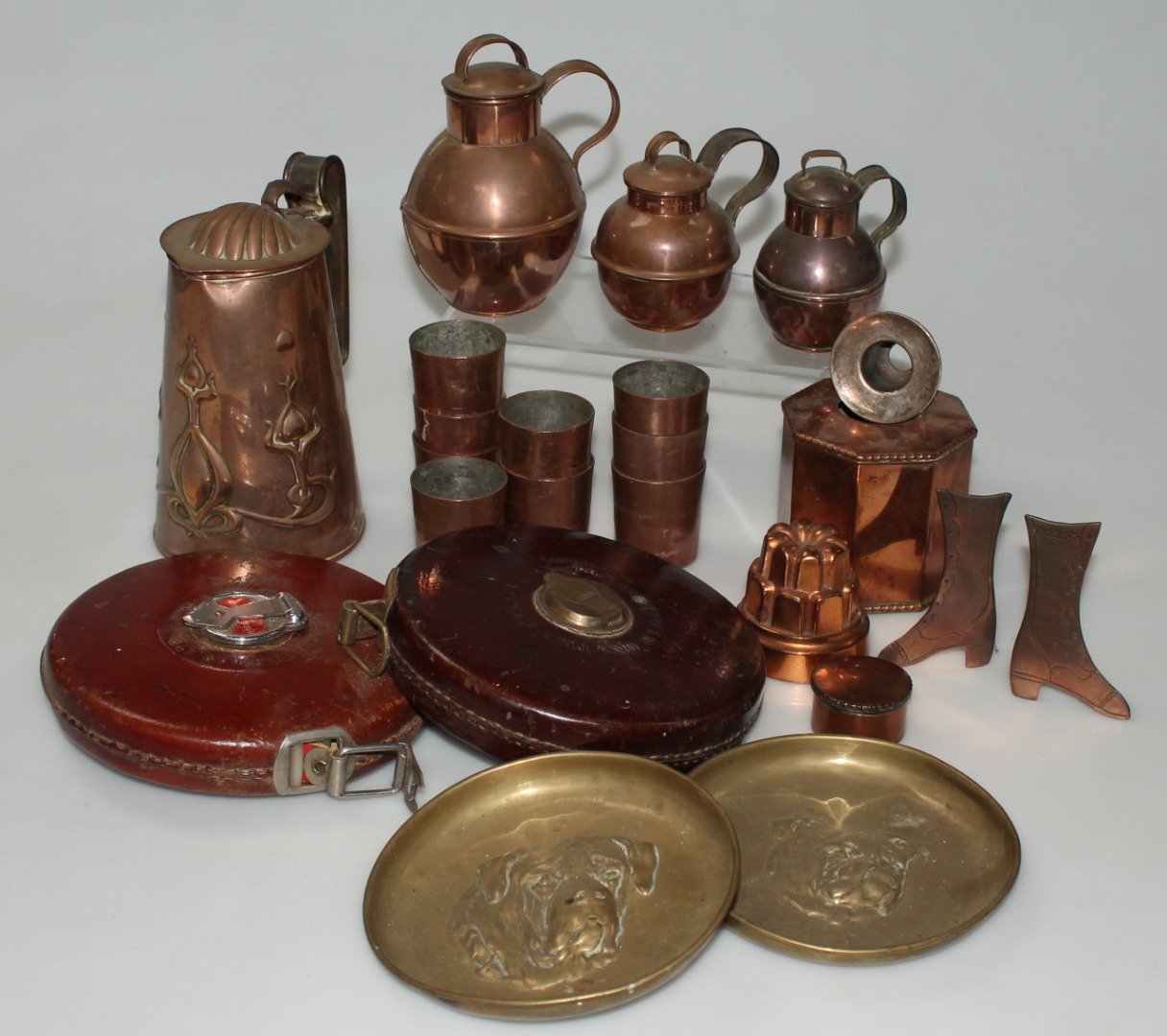 Appraisal: Various copper and brassware to include an Art Nouveau coffee